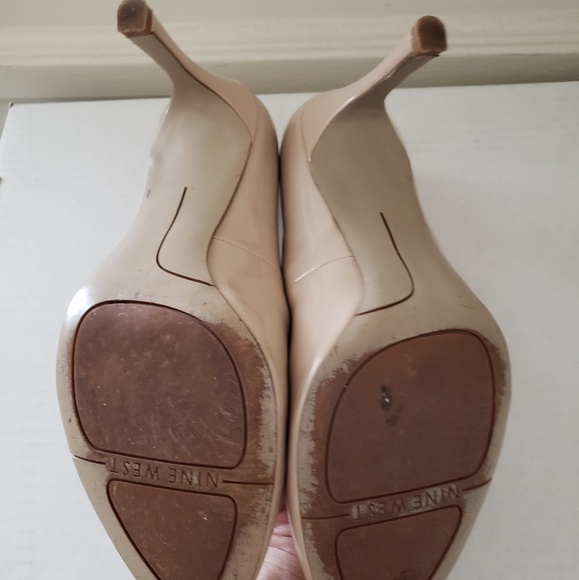 Nine West Patent Leather Cream Heels Size 8.5 EUC - Picture 4 of 8